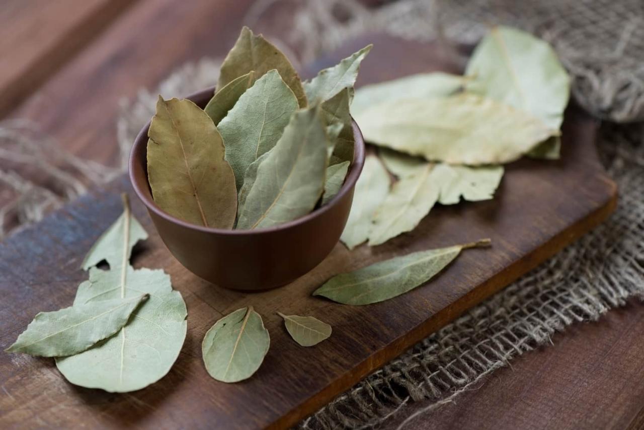 How to Cook Without Bay Leaves Using These Flavorful Options